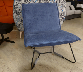 Fauteuil lounge bleu Marque Verikon avec pied en métal Sarzeau Vannes